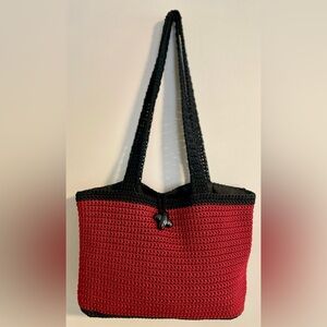 Red and Black EUC Crochet Tote Bag w/key ring inside no callouts
